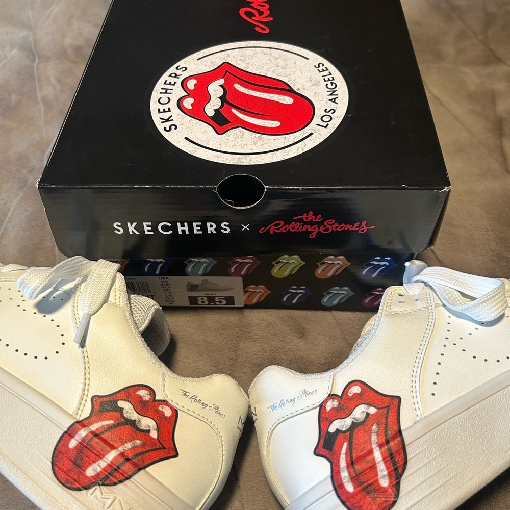 The Rolling Stones Men’s White and Red Sneakers ♥️